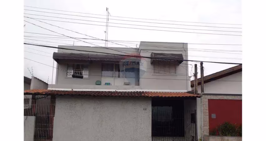 Sobrado mais três casinhas  para reforma ótima para investimento