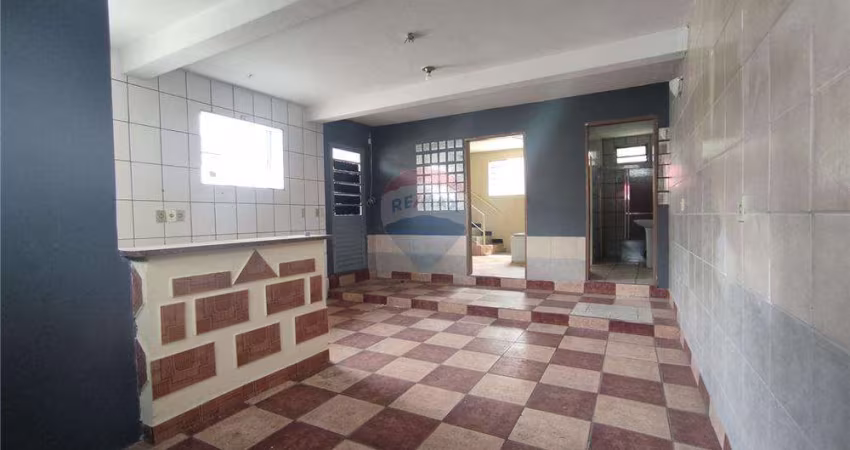 Imóvel com 6 dormitórios e edícula nos fundos em Vila Bordignon