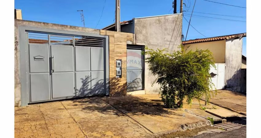 Vende-se Casa 3 Quartos 2 Banheiros - 140m² - Estiva Gerbi/SP