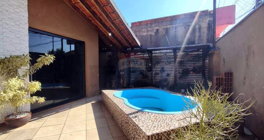 Casa com Piscina à Venda em Jardim Chaparral -Mogi Guaçu - SP
