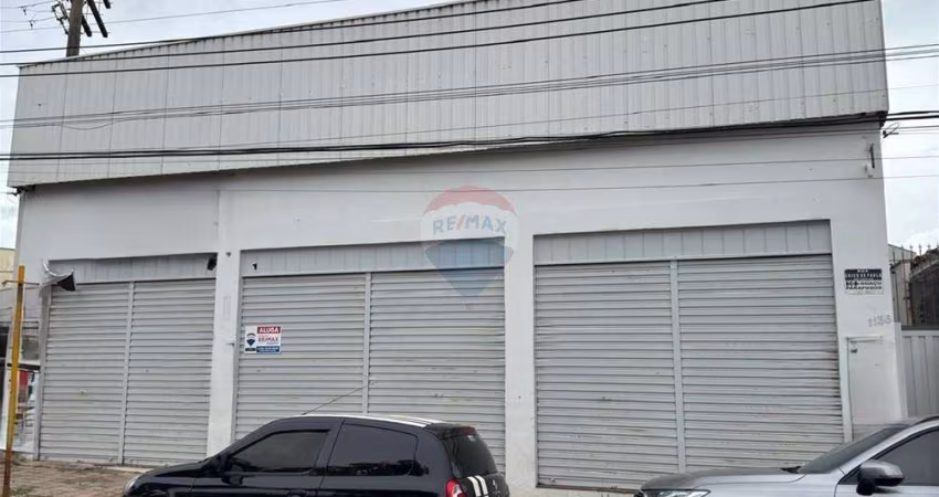 Salão Comercial/Loja/Box para Alugar, com 2 banheiros 220 m² por R$ 6.000/Mês