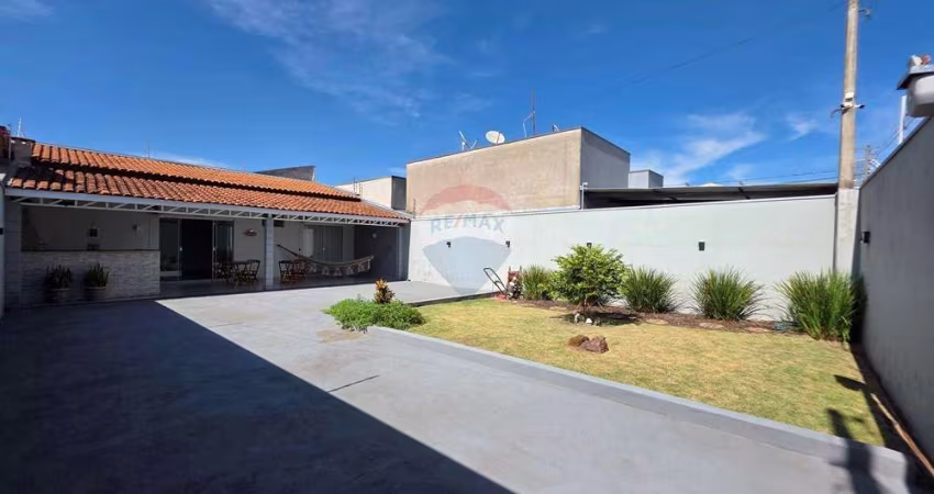 'Moderna Casa no Jardim Imperial: Conforto e Estilo'