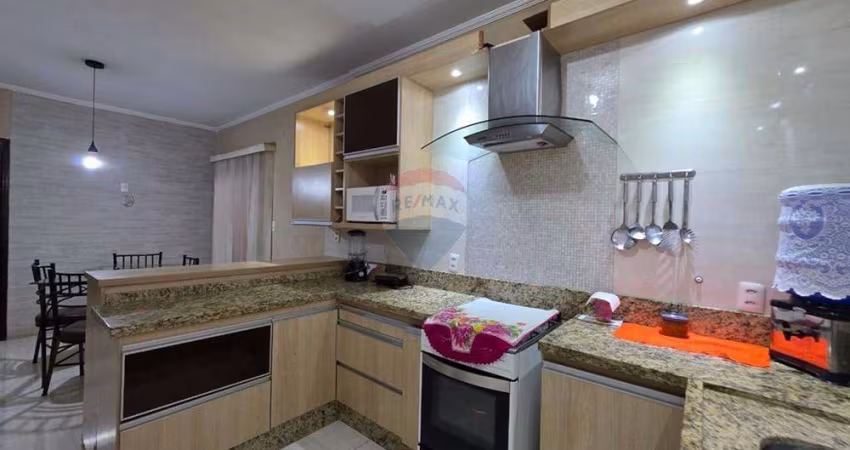 Casa com 3 dormitórios e cozinha planejada