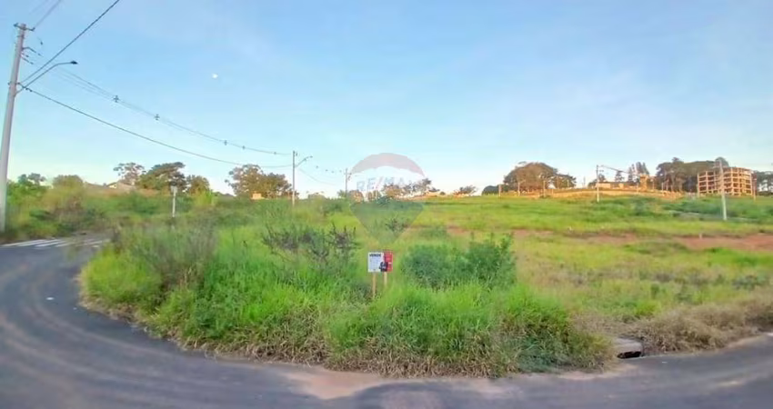 Lote de Esquina no Estância Santa Catarina em Itapira -SP com 294 m2 por apenas R$169.344,00