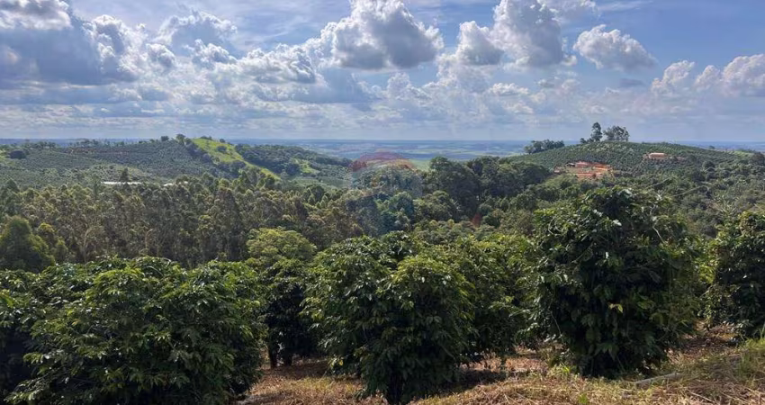 SÍTIO 87725 M2 , 01 CASA DE CASEIRO COM SALA, COZINHA, BANHEIRO E ÁREA COM FOGÃO A LENHA E LAVANDERIA, CASA COM 2 QUARTOS ,SALA, COZINHA