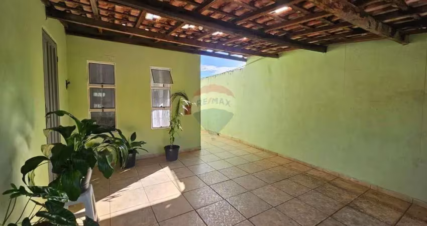 Casa com 4 quartos à venda na Rua das Papoulas, 151, Jardim Ipê Pinheiro, Mogi Guaçu