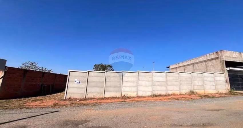 Lote de chácara no recanto jacuba, 1000 m2, plano, todo murado, documento ok para financiamento r$250.000