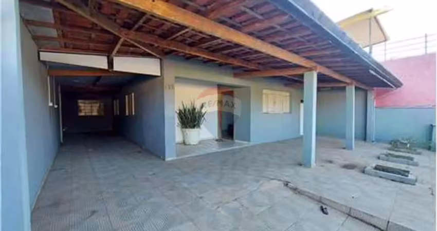Aconchegante casa em rua tranquila e arborizada no bairro do bi-centenario em mogi mirim por $ 230.000,00  em um terreno de 300 m²