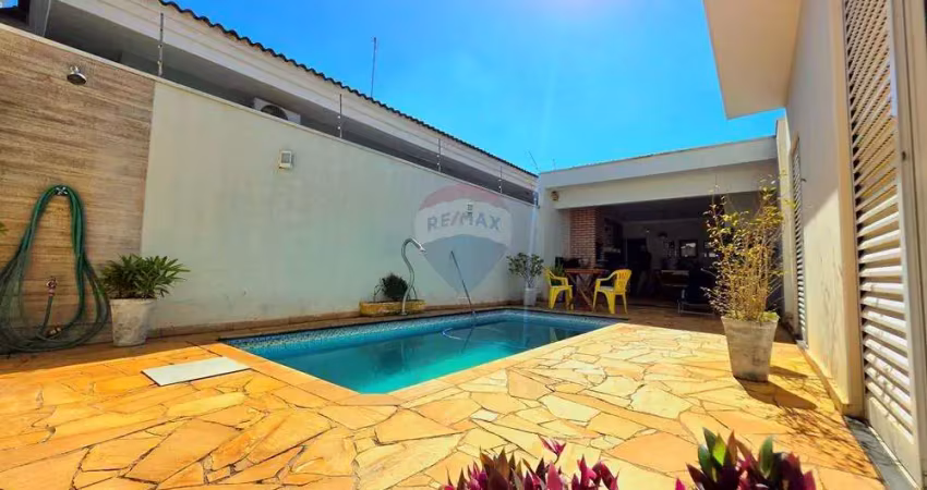 Linda casa na cidade de araras, 3 dormitórios, suíte,piscina.