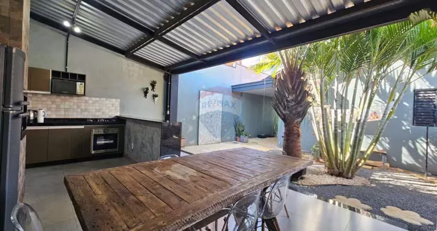 Casa a venda residencial jardim ipê amarelo com 2 quartos e área gourmet nos fundos
