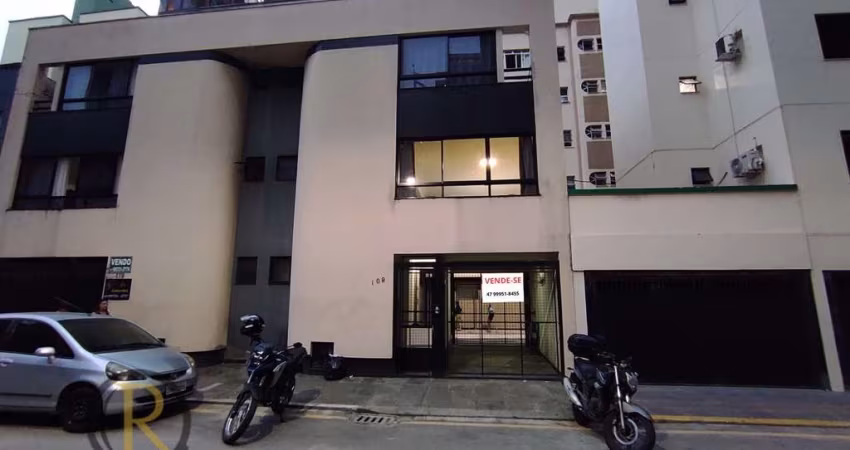 Sobrado quadra-mar a 50 metros da Praia Central