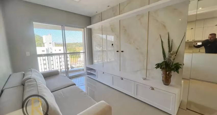 Apartamento semi-mobiliado com 2 suítes e 2 vagas localizado a 3 minutos da barra sul