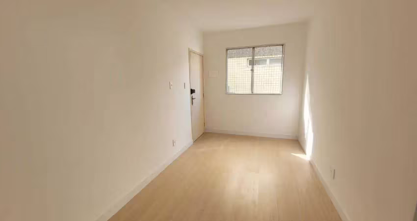 Apartamento com 2 quartos na vila guilhermina em praia grande/sp