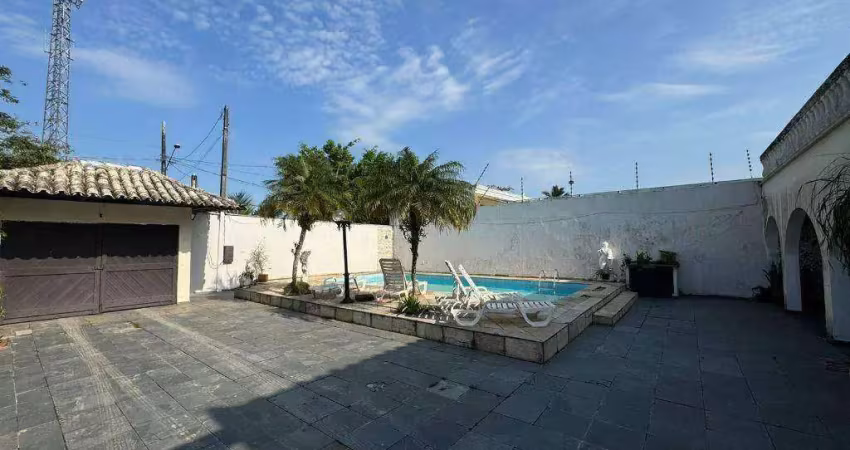 Casa com 5 quartos à venda na Rua dos Hibiscos, Balneário Praia do Pernambuco, Guarujá