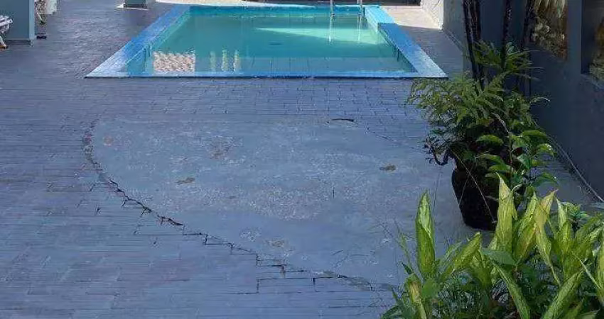 Kitnet dividida com ótima localização na tupi em praia grande/sp