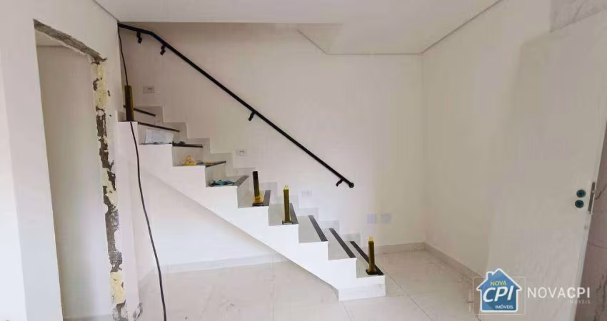 Sobrado Triplex com 2 Quartos na Tupi em Praia Grande/SP