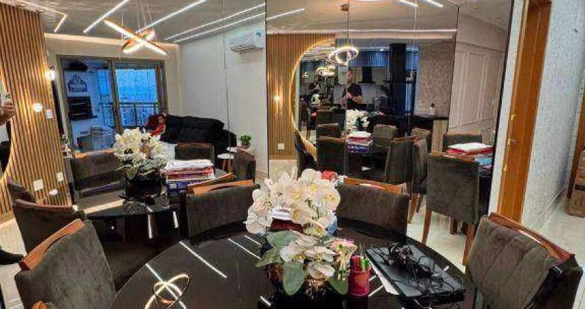 Apartamento no Canto do Forte com 2 Quartos Vista Mar e Lazer Completo