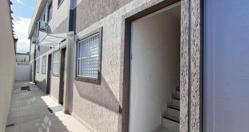 Sobrado com 2 quartos para alugar na Praia Grande
