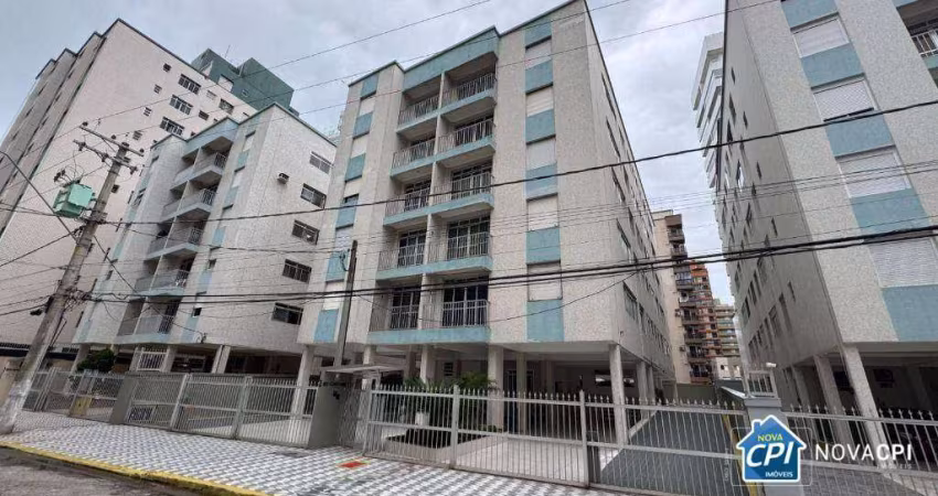 Apartamento mobiliado à venda, com excelente localização a apenas 50 metros da praia