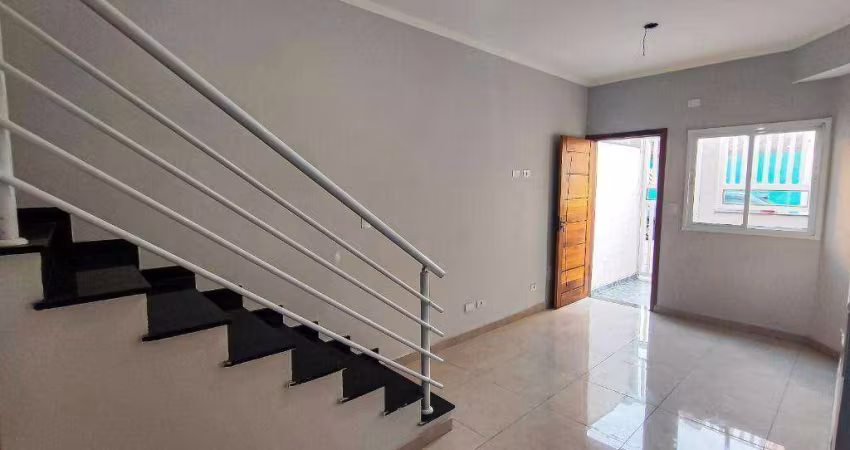 Sobrado à venda na Aviação, Praia Grande – 3 quartos, 2 sacadas, 3 banheiros e 1 vaga – Aceita financiamento