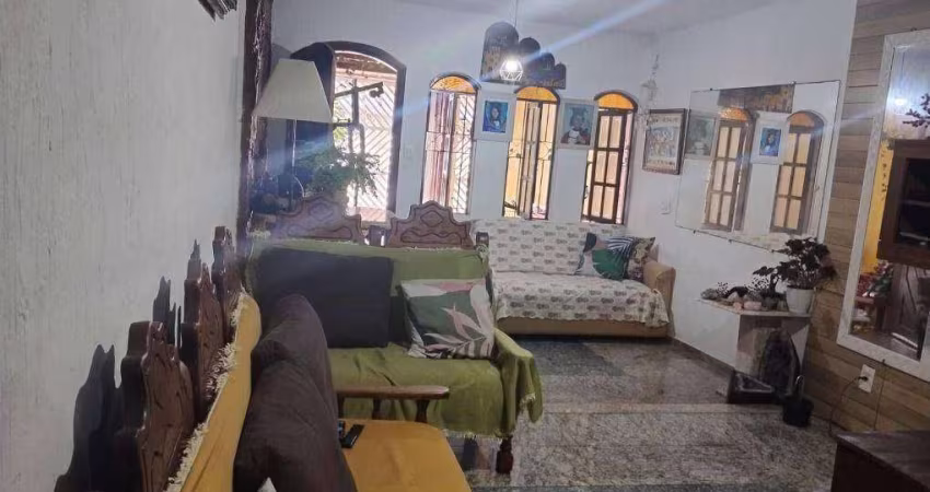 Casa à venda na Aviação – 3 quartos, 2 vagas, a 300 metros da praia – Aceita financiamento e permuta