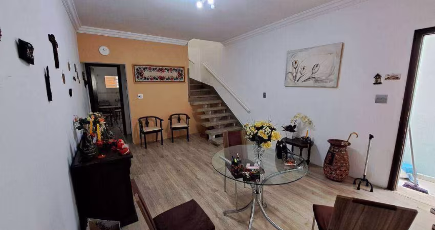 Casa Ampla com Churrasqueira e 3 Quartos – Terreno de 200m² – À Venda