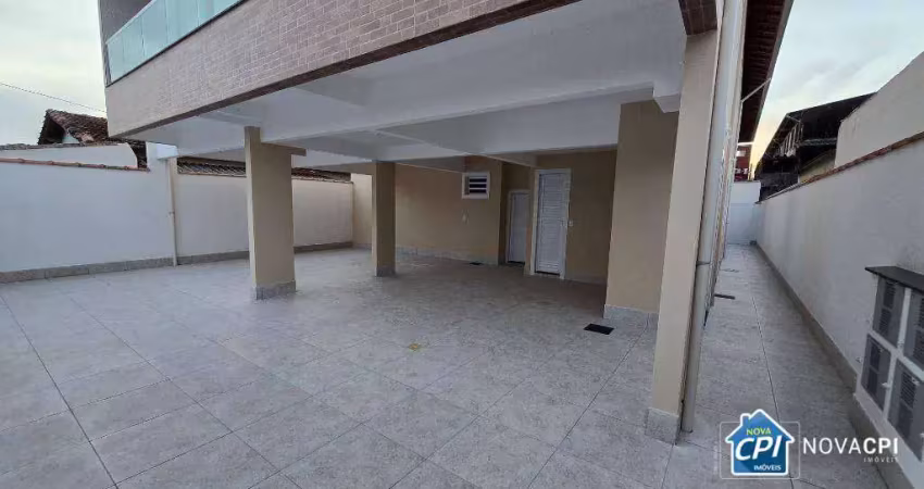Casa sobreposta com 2 quartos no tude bastos em praia grande/sp