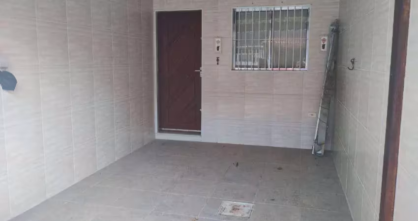 Sobrado com 2 quartos tude bastos em praia grande/sp
