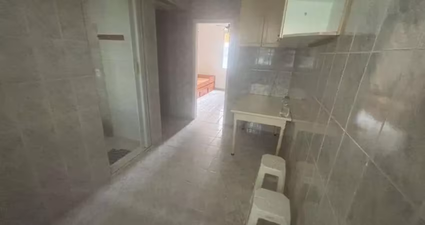 Apartamento para locação na guilhermina – 1 quarto e 1 vaga, a 250 metros da praia