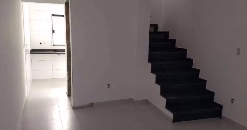 Sobrado com 2 quartos na aviação em praia grande/sp