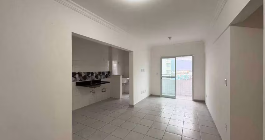 Apartamento com 02 quartos a apenas 200 metros da praia da mirim em praia grande/sp