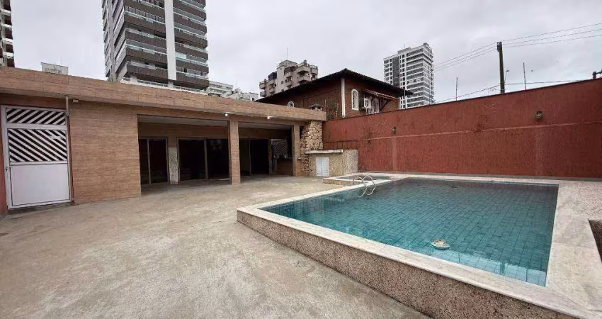 Casa de alto padrão à venda com 3 dormitórios, suítes, piscina e espaço gourmet