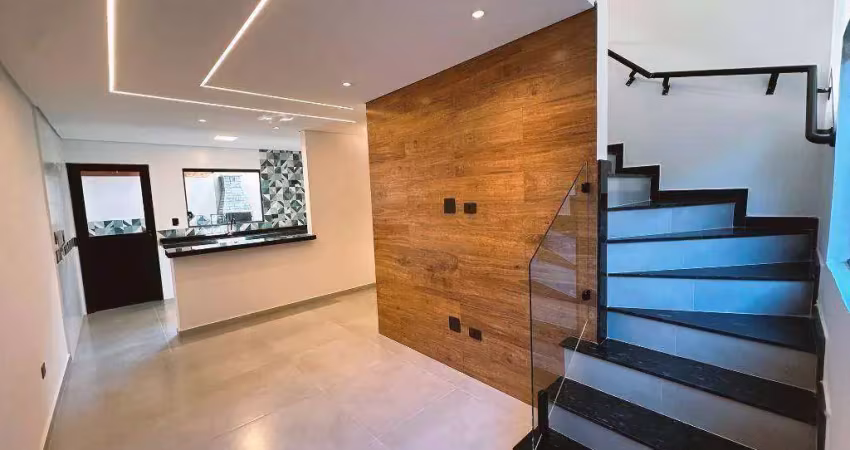 Sobrado novo à venda no ocian, praia grande/sp – 2 dormitórios, sacada e fino acabamento