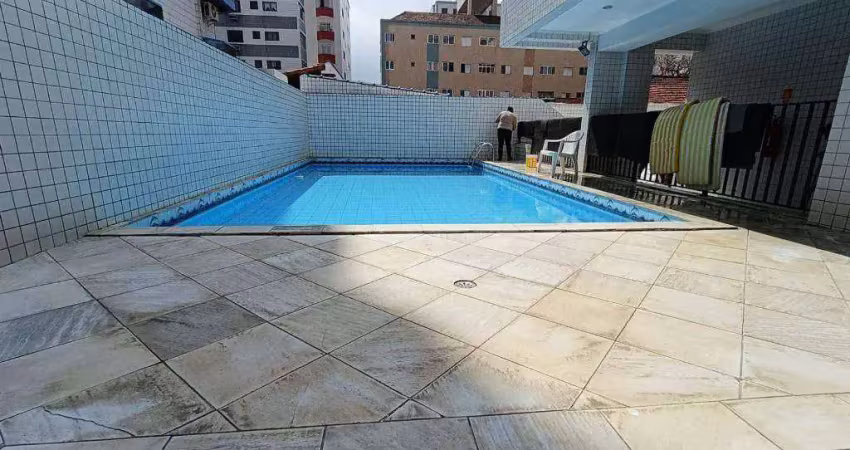 Apartamento mobiliado na vila tupi – 2 quartos (1 suíte), sacada, lazer completo e a 170m da praia