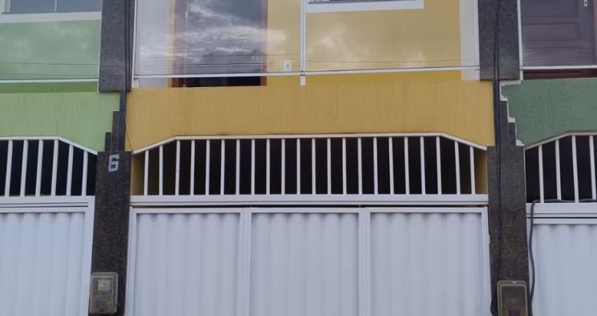 Ótima casa duplex próximo ao centro de Unamar