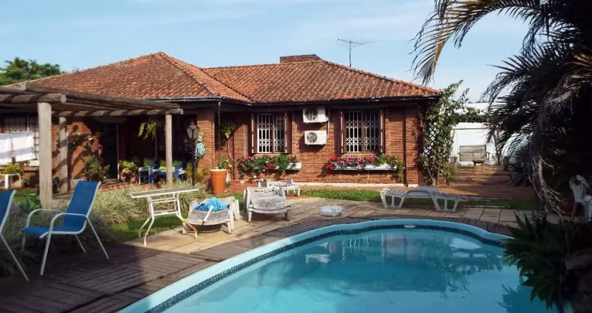 Casa com 5 quartos à venda na Avenida Monte Cristo, Vila Nova, Porto Alegre