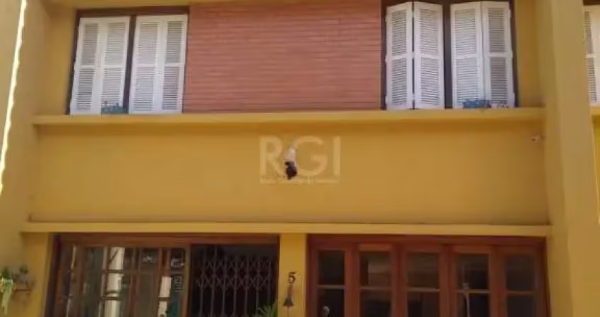 Casa em condomínio fechado com 3 quartos à venda na Rua General Gomes Carneiro, Medianeira, Porto Alegre