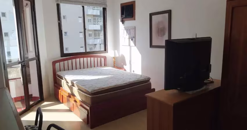 Apartamento à venda na Avenida Osvaldo Aranha, Bom Fim, Porto Alegre