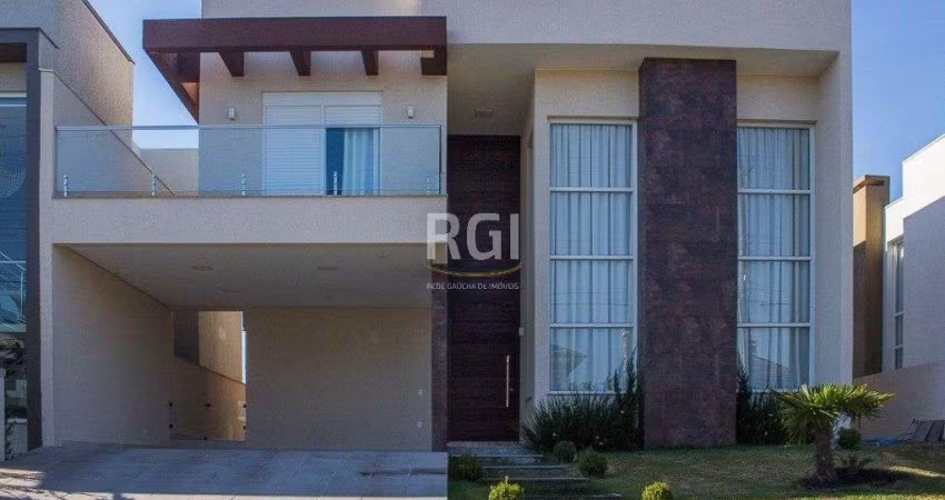 Casa Condominio para Venda - 300m², 4 dormitórios, sendo 3 suites, 2 vagas - Cen