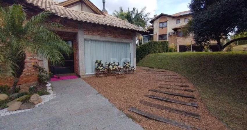 Casa Condominio para Venda - 250m², 1 dormitório, sendo 1 suites, 5 vagas - Mora