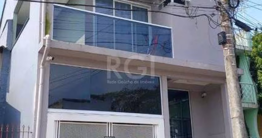 Sobrado para Venda - 240m², 2 dormitórios, sendo 2 suites, 1 vaga - Costa e Silv