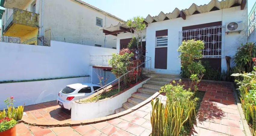 Casa para Venda - 180m², 3 dormitórios, 2 vagas - Cristal