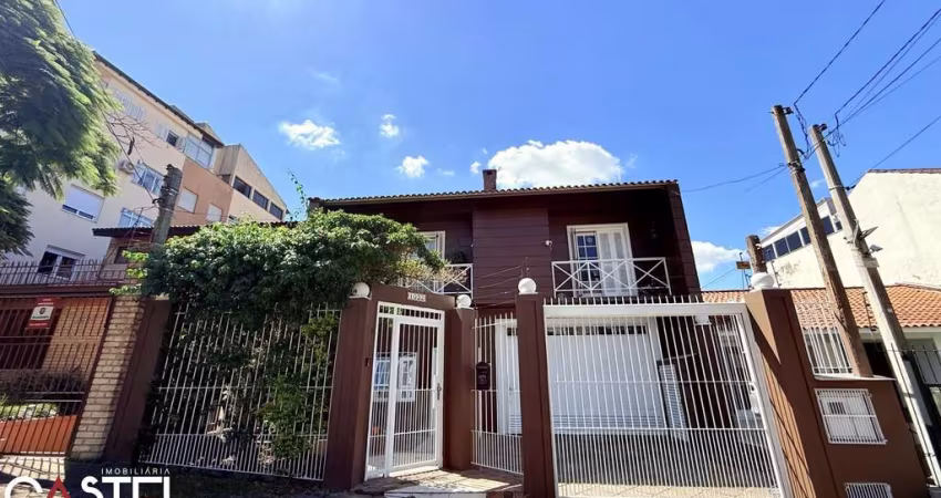 Casa 4 dormitórios sendo 1 suíte bairro Chácara das Pedras em Porto Alegre