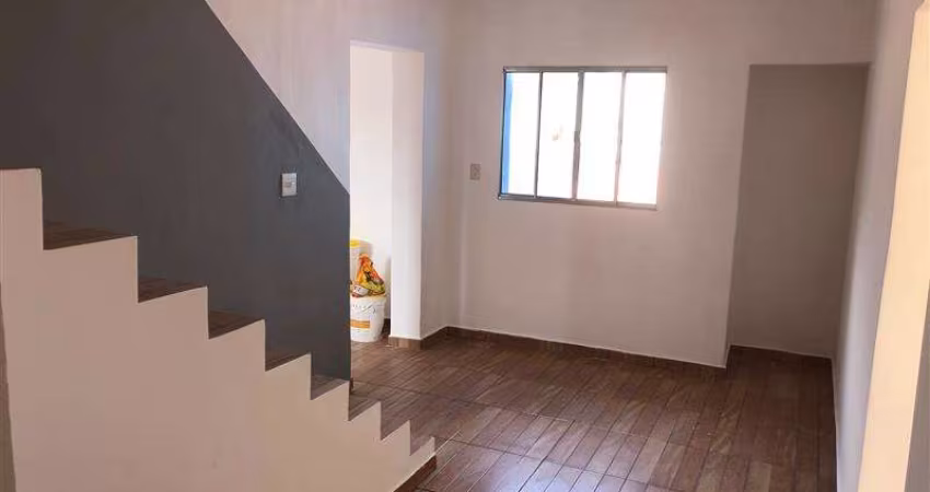 Casa com 3 quartos para alugar na Rua Eduardo Luís Trindade, Vila Espanhola, São Paulo