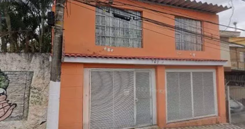 Casa com 2 quartos para alugar na Avenida José de Brito de Freitas, Vila Bandeirantes, São Paulo