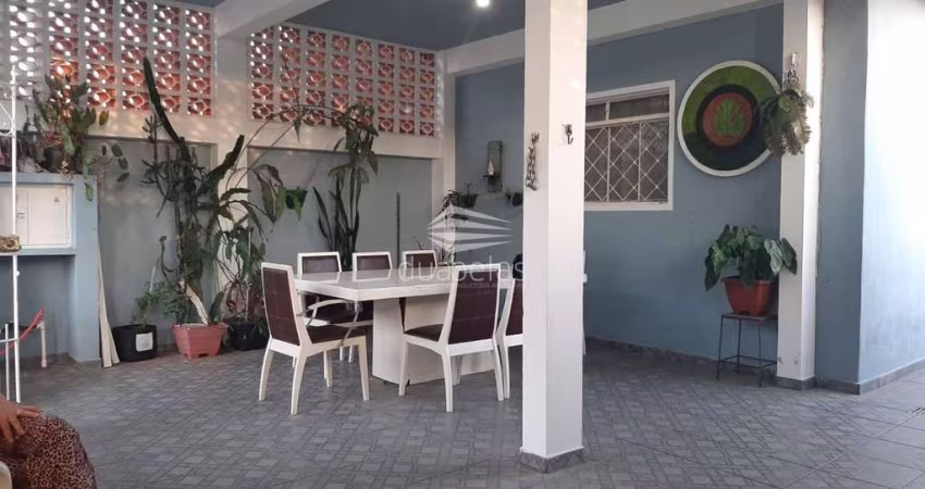 Ótima Casa de 04 dormitórios na região Norte