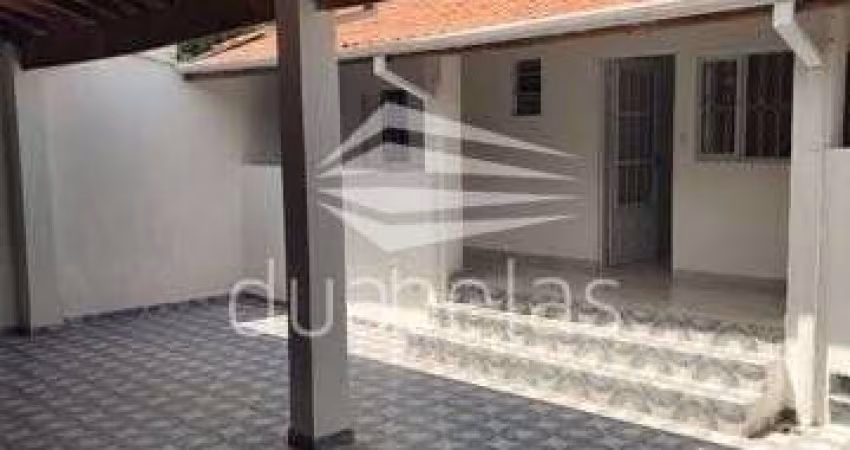 Casa Térrea com edícula no Satélite.