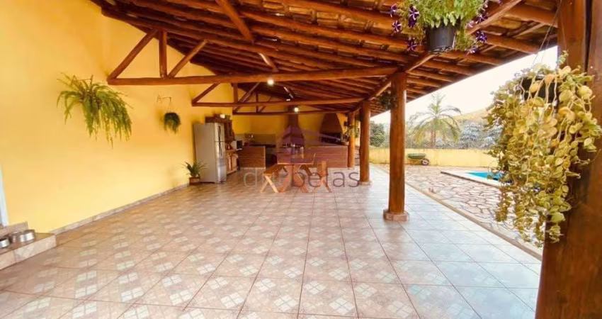 Vendo linda Chácara em Monteiro Lobato.