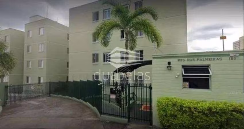 Um Apartamento em condomínio Fechado.