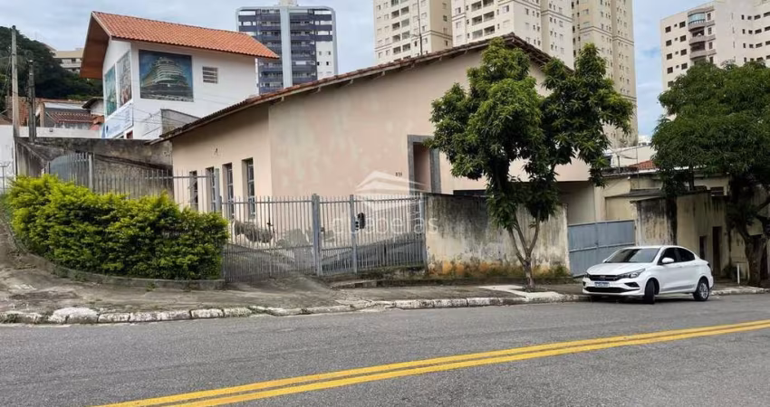 Terreno com casa Construída em região nobre
